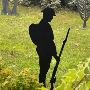 12-inch Tall Metal Silhouette Soldier Memorial Statue with Extra Spike 'Lest We Forget' Unknown Soldier, Garden Decoration, Wall Art Decoration, Memorial Statue, Remembrance Gifts