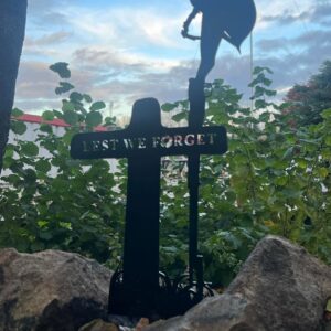 5 Foot Tall Lest We Forget Fallen Heroes Rifle & Helmet Memorial Statue, Remembrance Day Anniversary Gift